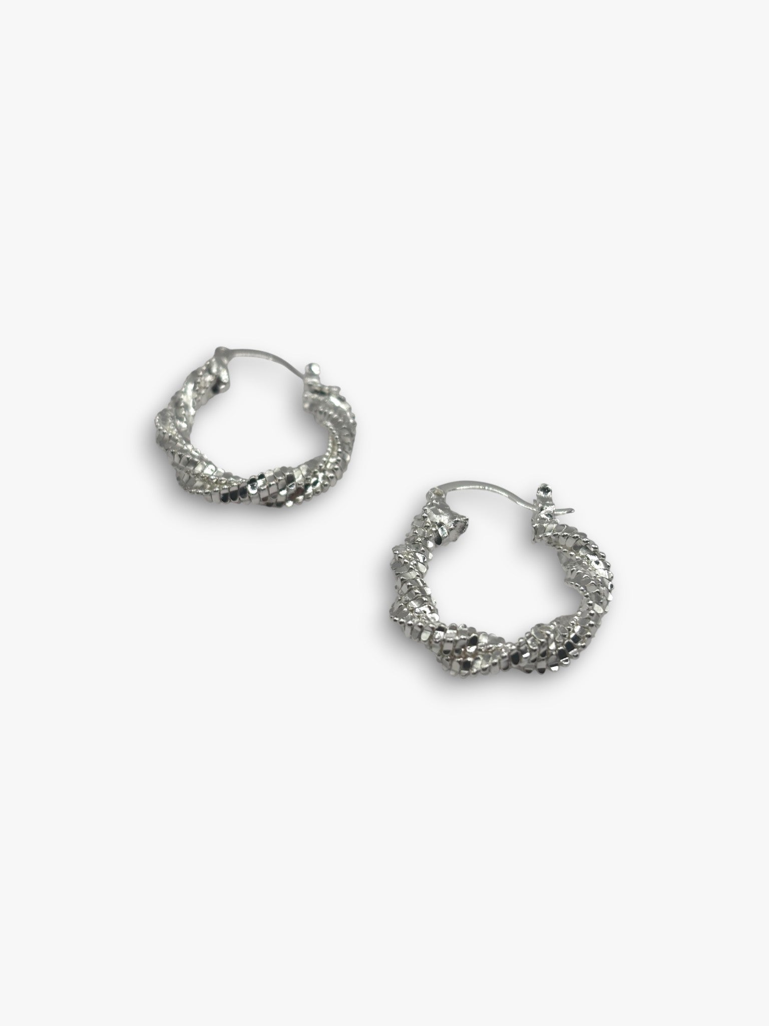 gritter-spiral-hoop pierce