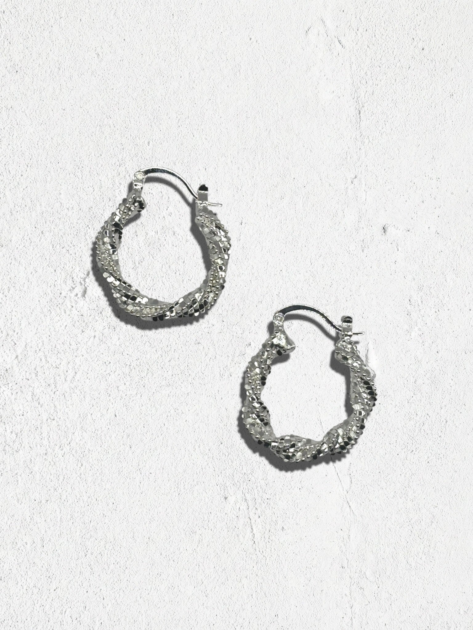 gritter-spiral-hoop pierce