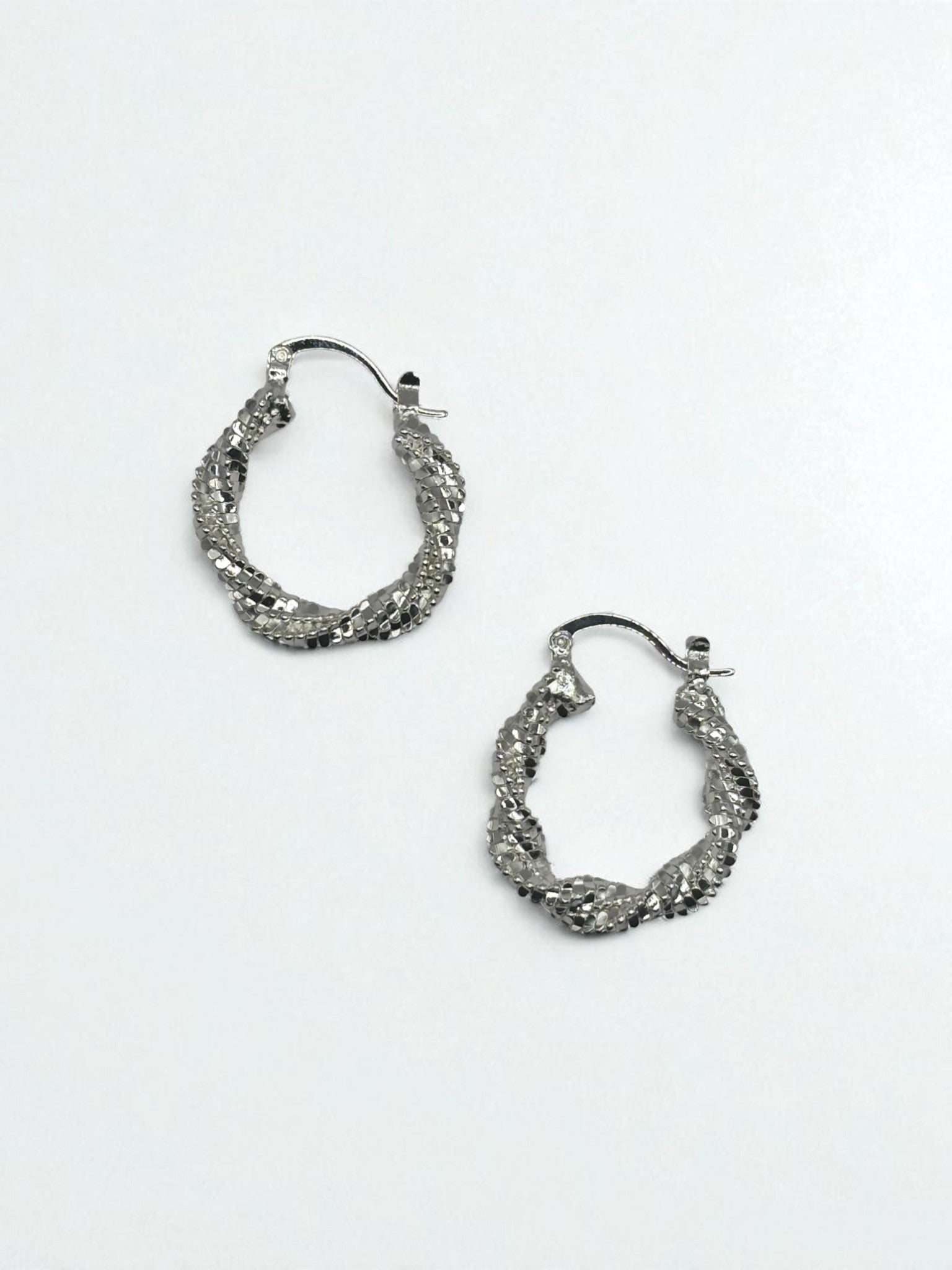 gritter-spiral-hoop pierce