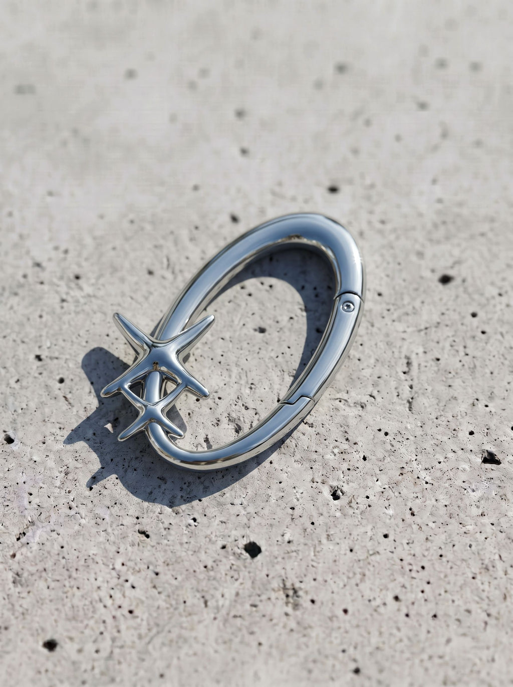 STAR-carabiner