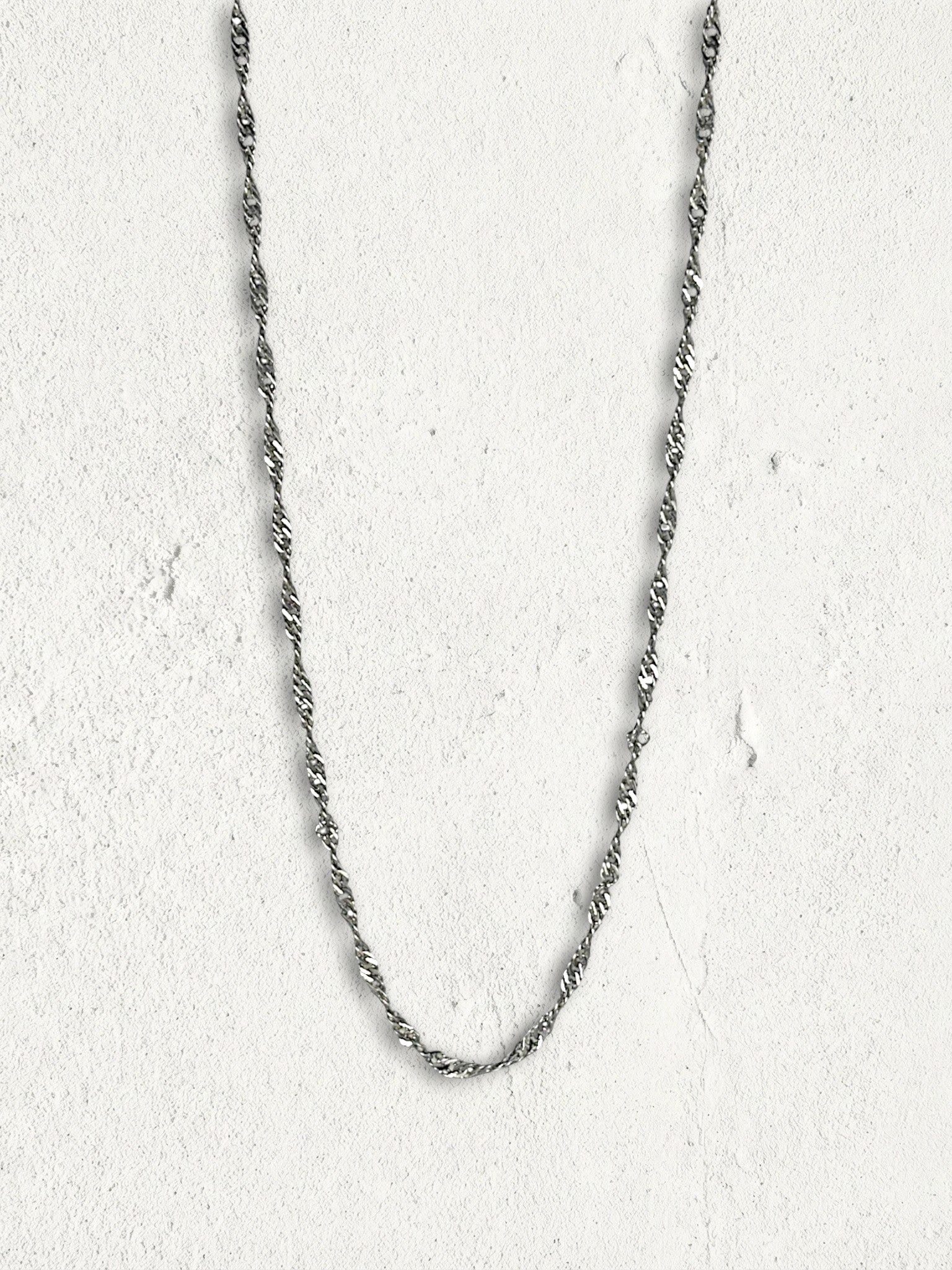 bigger-twist necklace – Diluvio Roseo